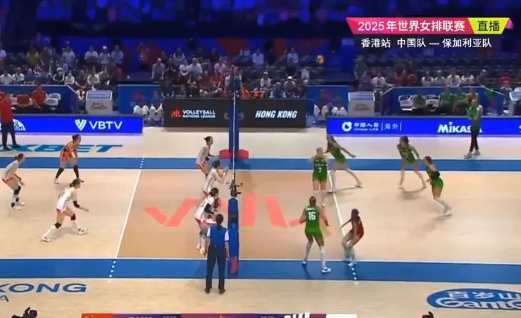 中国女排3-2侥幸赢了保加利亚，
球迷纷纷不买账了，
首先保加利亚队太弱了，
其