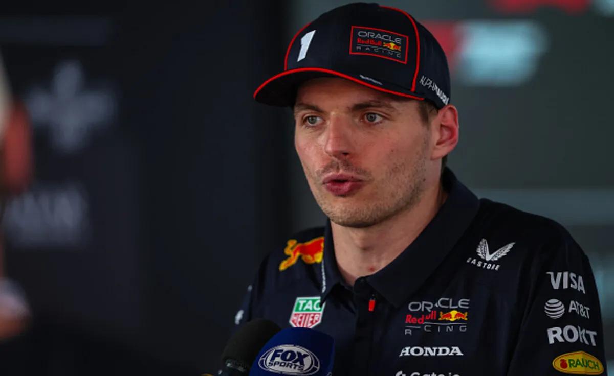 拉塞尔怒斥维斯塔潘：“他总是这样比赛，把F1误认为是iRacing！”  维斯塔