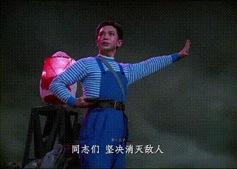 在小河边刷到这个视频，看完手机一扔跳到河里，一口气游进汉江、在汉口转弯进长江、过