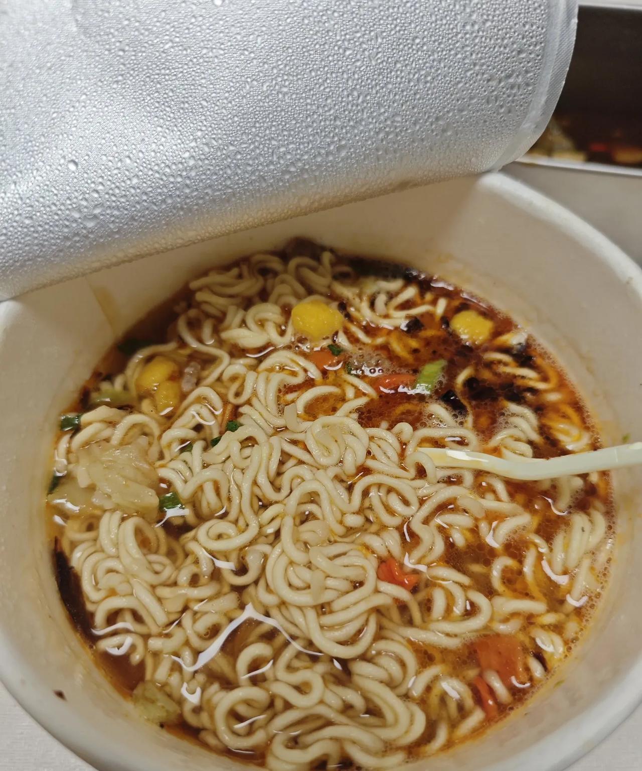 酒局的事明天再说。
今天竟然没吃上面，对于我这个强迫症来说是不可能的。
早上想煮