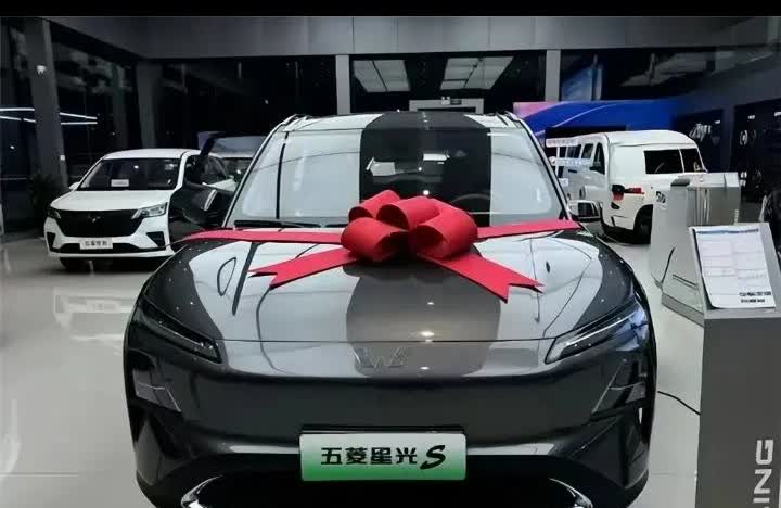 经济向好，为了鼓励国人购车，2025年国补新政来了……

第一，首次购车，并