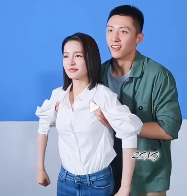 黄景瑜、李沁挑战单肩扛！天知道掐嘎吱窝那一下，女生有多疼！