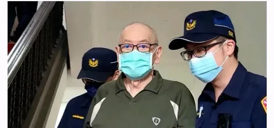 统派高安国将军日前出庭了，人看上去明显是清瘦了不少，本可安度晚年的他为了民族大义