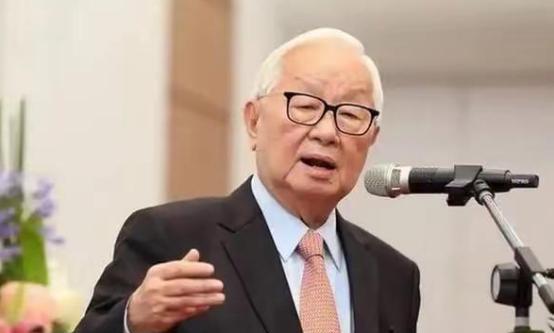 台积电领军人物张忠谋近日发表惊人言论：“我自视为美国人，若美国决定动手，台积电掌