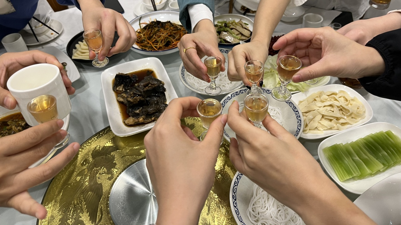 你们成都人喝酒都这么巴适好耍吗？