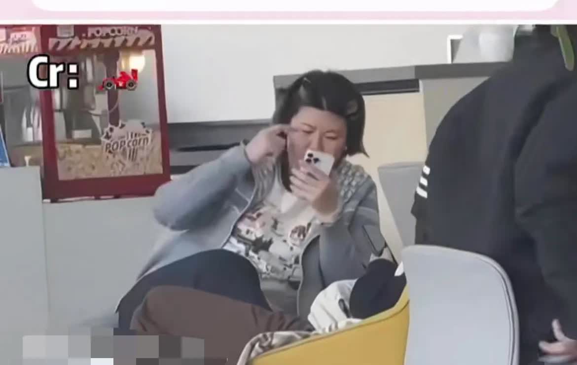 王大发这下尴尬了！3月9日，有网友在宝马4S店偶遇八卦博主王大发和她那187的男