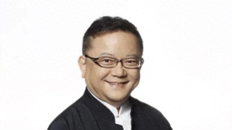 王刚有一小60岁儿子和一小20岁娇妻