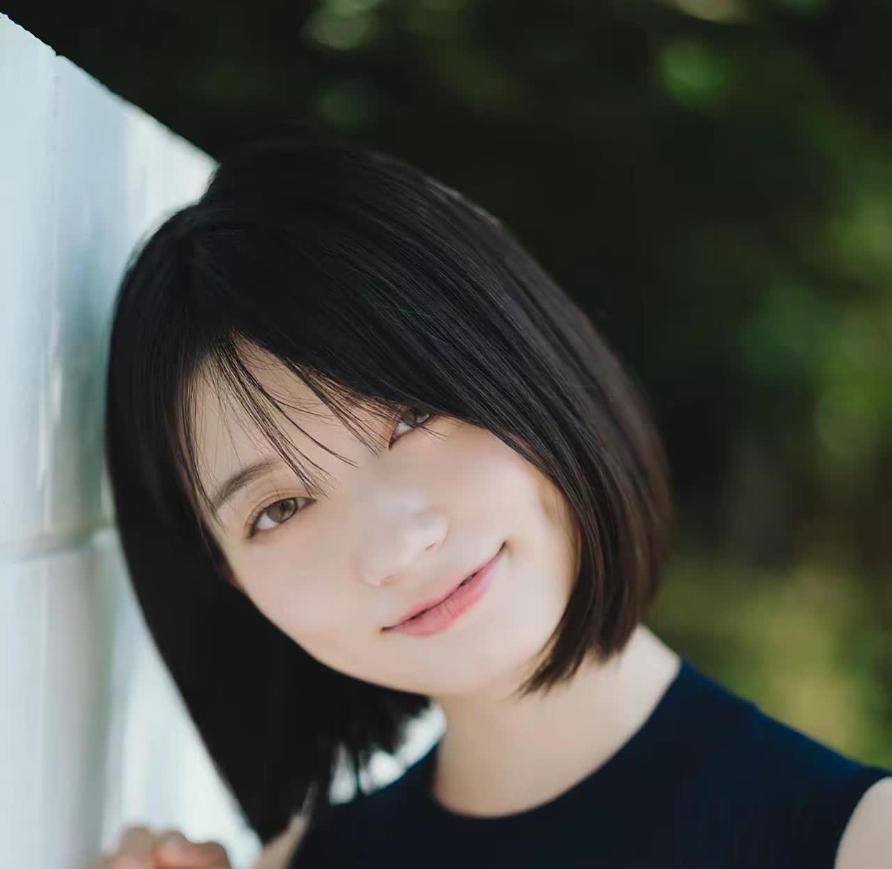 最强新人，恐怖如斯。2004年出生，2025年1月进入业内，开局王炸，连续两年获