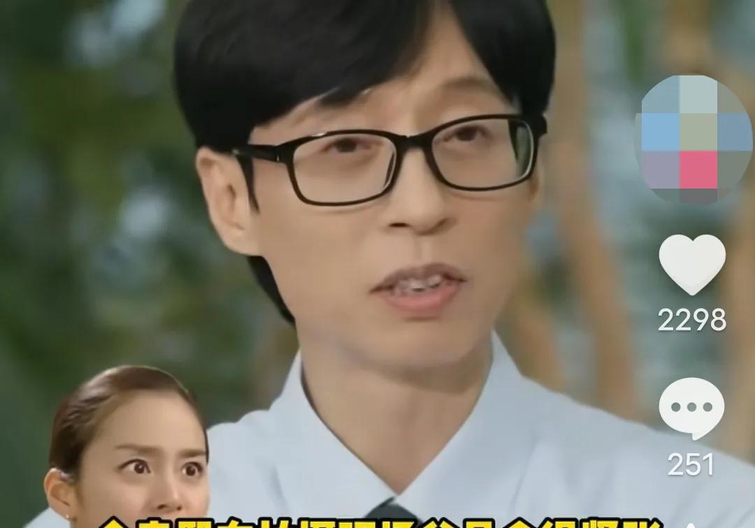 金泰熙觉得，自己年轻的时候，在拍摄片场总是会紧张，然后回到家，感觉能喘口气。
但