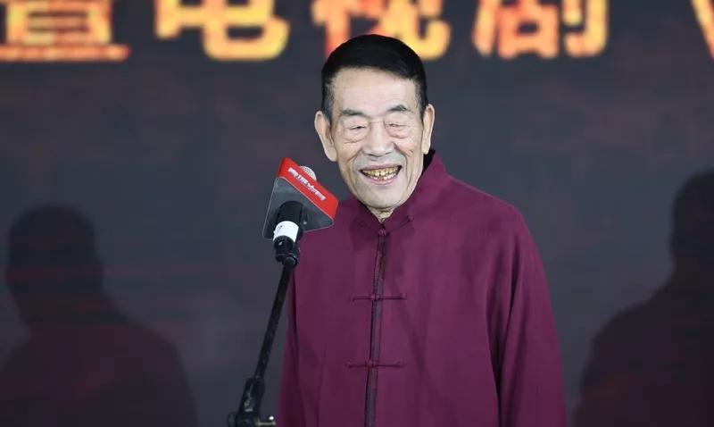 相声界痛失巨星，杨少华大师以94岁高龄离世，太让人惋惜了。
杨少华早年家境贫苦，