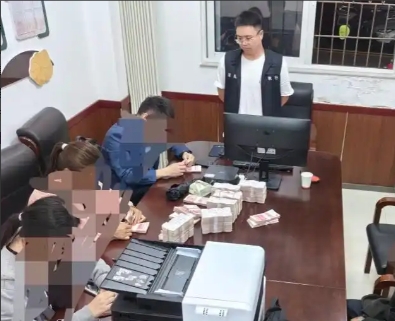 真是三个白眼狼！重庆，三兄妹竟然把含辛茹苦抚养他们长大的残疾爷爷，一纸诉状告上了