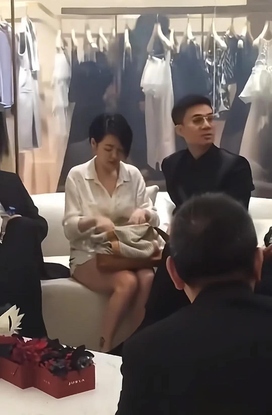 小s透露称：“这些日子很感谢我家先生”！很久没露面的小s终于重新振作起来啦！她剪