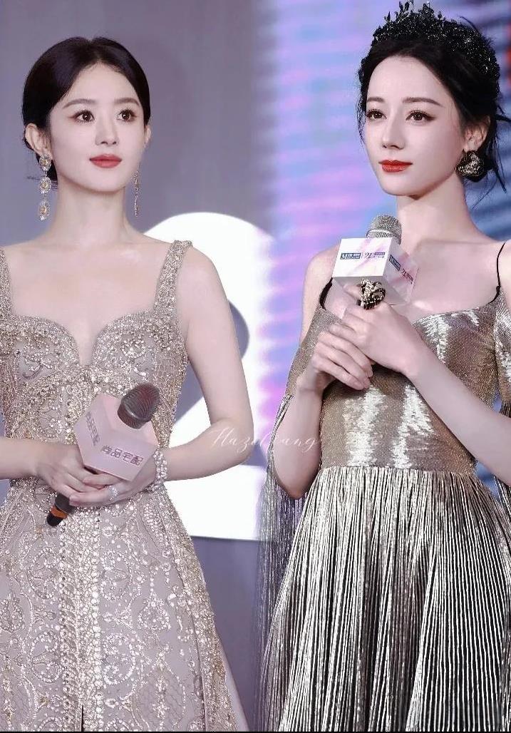 迪丽热巴和赵丽颖放一块真的没法比！
迪丽热巴是那种五官很突出的，看着特别亮眼，自