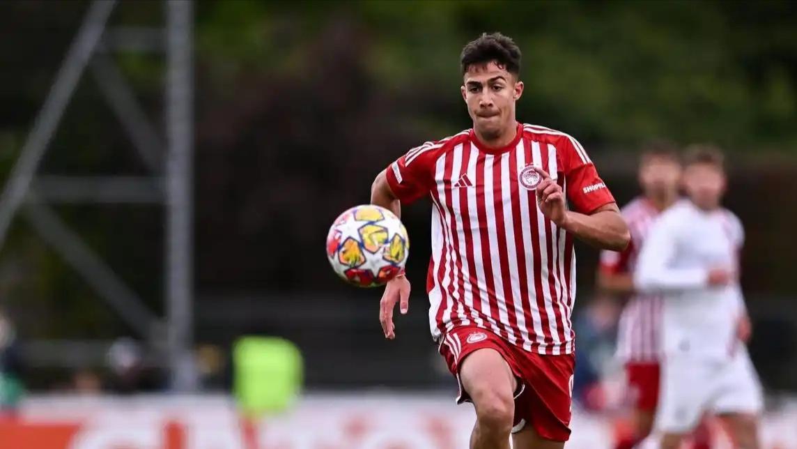 曼联皇马上演抢人战，18岁希腊天才成豪门新猎物