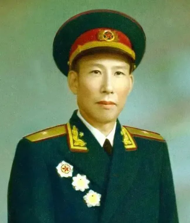 1943年，八路军把15名日军堵在窑洞里，多次劝他们投降，日军却还在负隅顽抗，曾