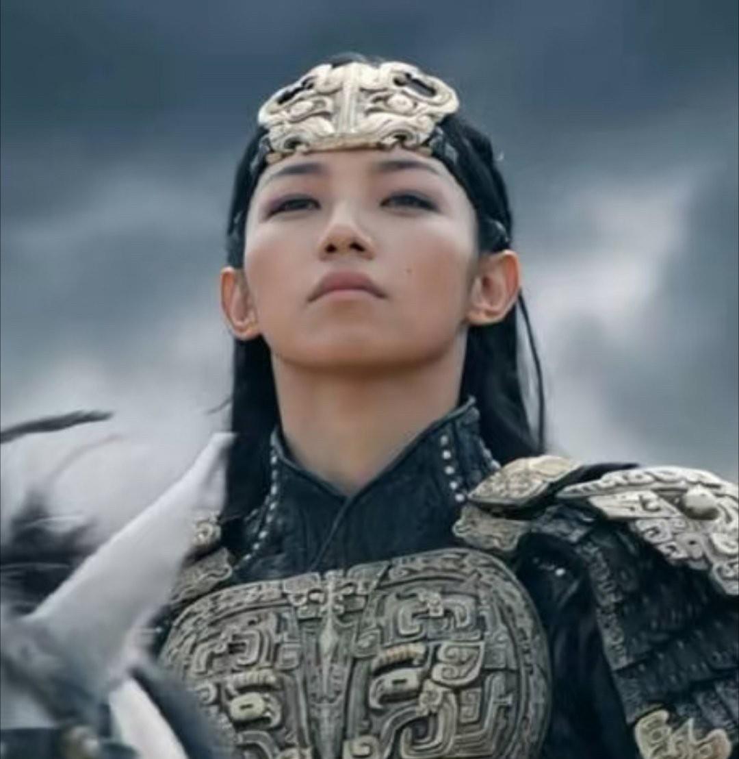 那尔那茜告诉我一个道理：娱乐圈的人现实中比剧里更会演，

《封神》宣传时，都
