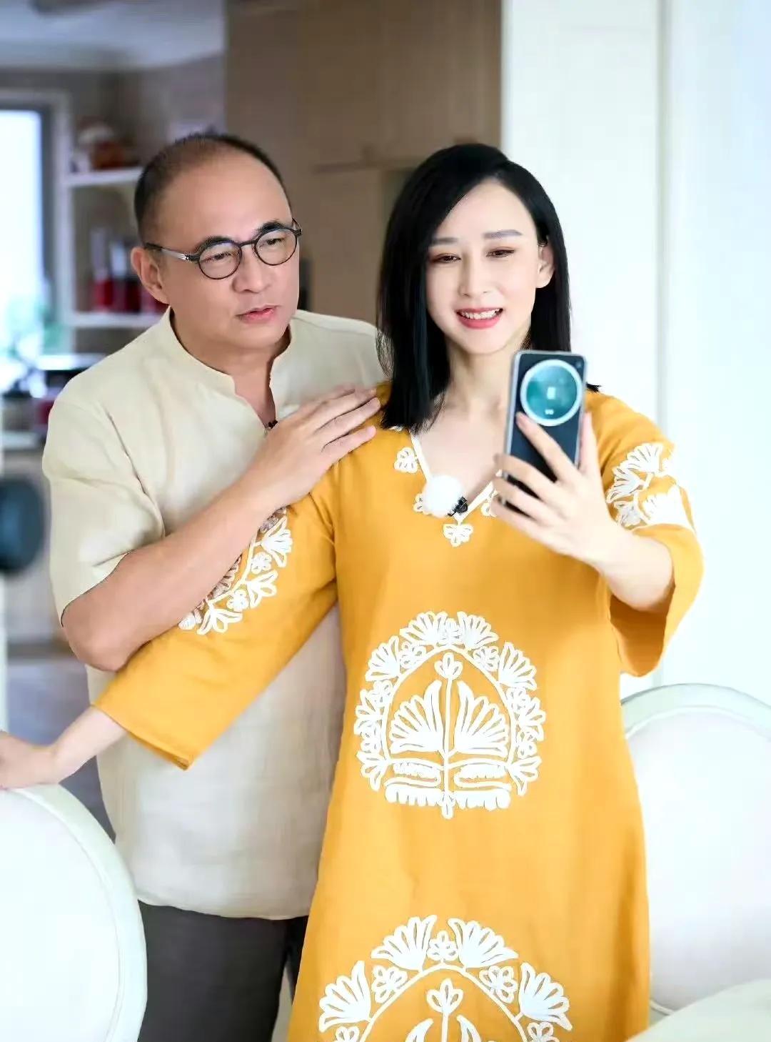 贫穷限制了我的想象
看了胡静的豪门生活，我才理解了这句话
住着马来西亚500亿的