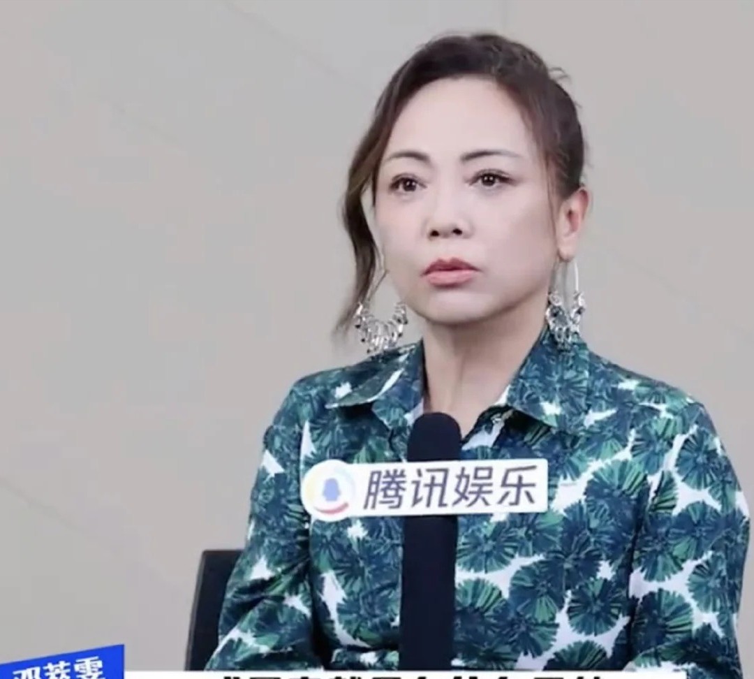 邓萃雯瞎说什么大实话。

说不知道成团夜有什么用处，我也不知道浪姐成团有什么