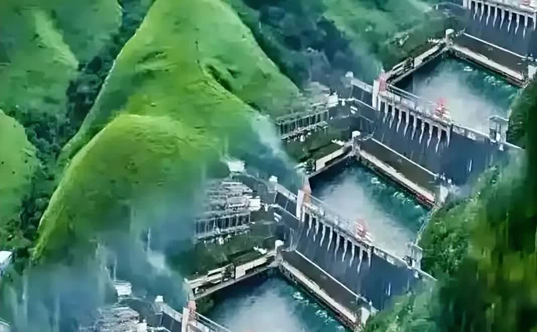 当印度网友忙着把“墨脱”骂上热搜，孟加拉国社交媒体上却飘满了吃瓜群众的“笑哭”表
