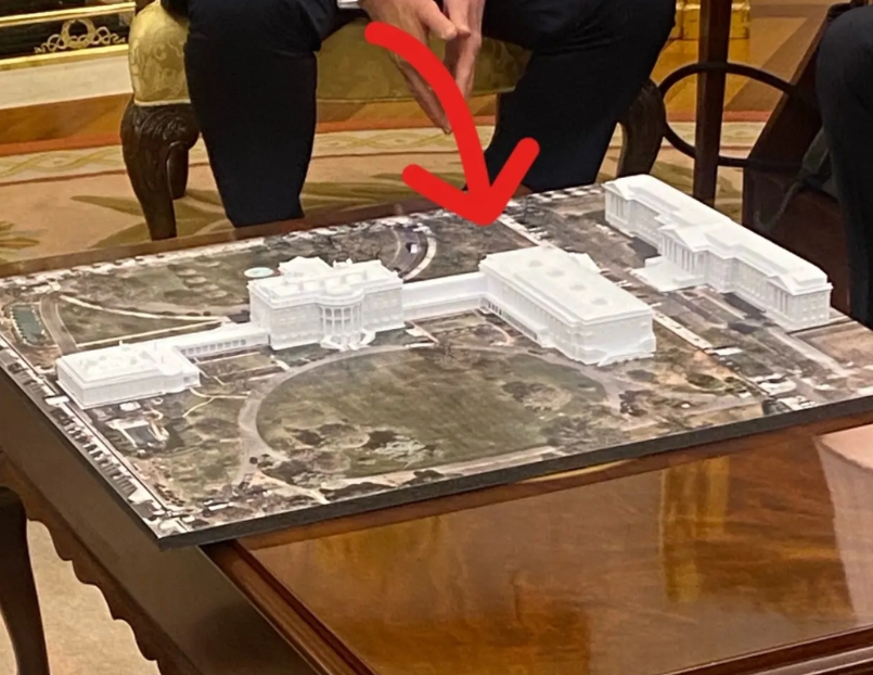 特朗普在白宫会见北约秘书长吕特时候，在桌子上特意放了白宫改造后的模型。新修建的白