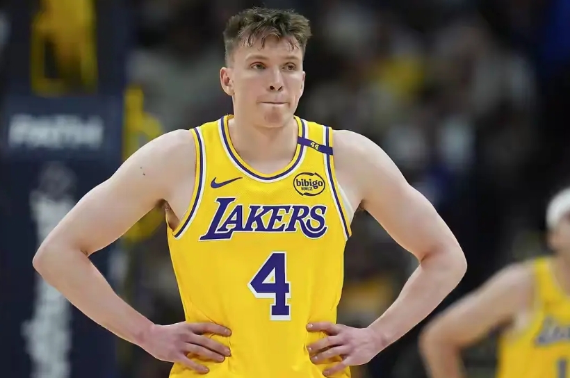 到底用什么办法才能激活克内克特？

今天湖人输给快船的比赛，克内克特下半场顶替东