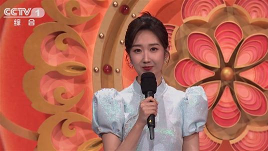 央视主持圈大洗牌！王嘉宁婚后遭雪藏 龙洋三栖破局赢麻了