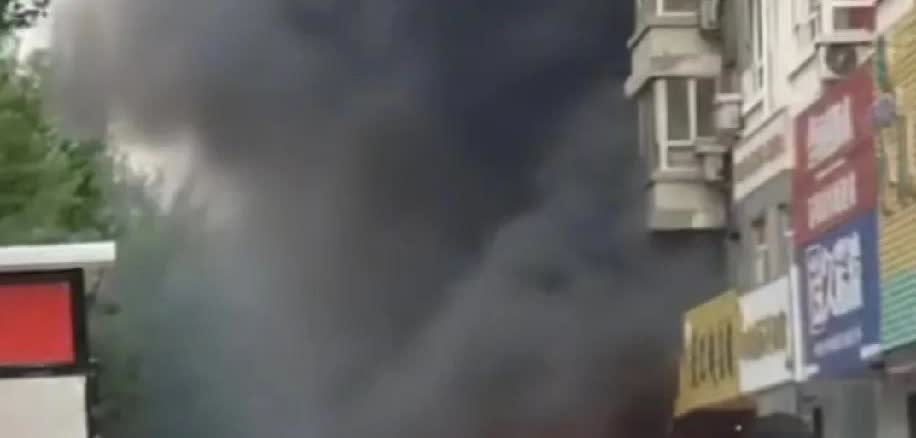5月14日，辽宁沈阳发生一起充电桩着火事件。据沈阳市皇姑区应急管理局工作人员证实