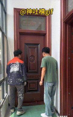 当我为了省钱，请朋友帮忙：大门已经安装好了，打开门一看，左边的衔接处，根本没安装