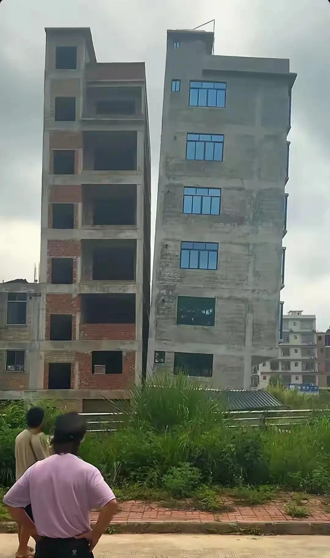 楼盖歪了，现在这种情况该怎么办？