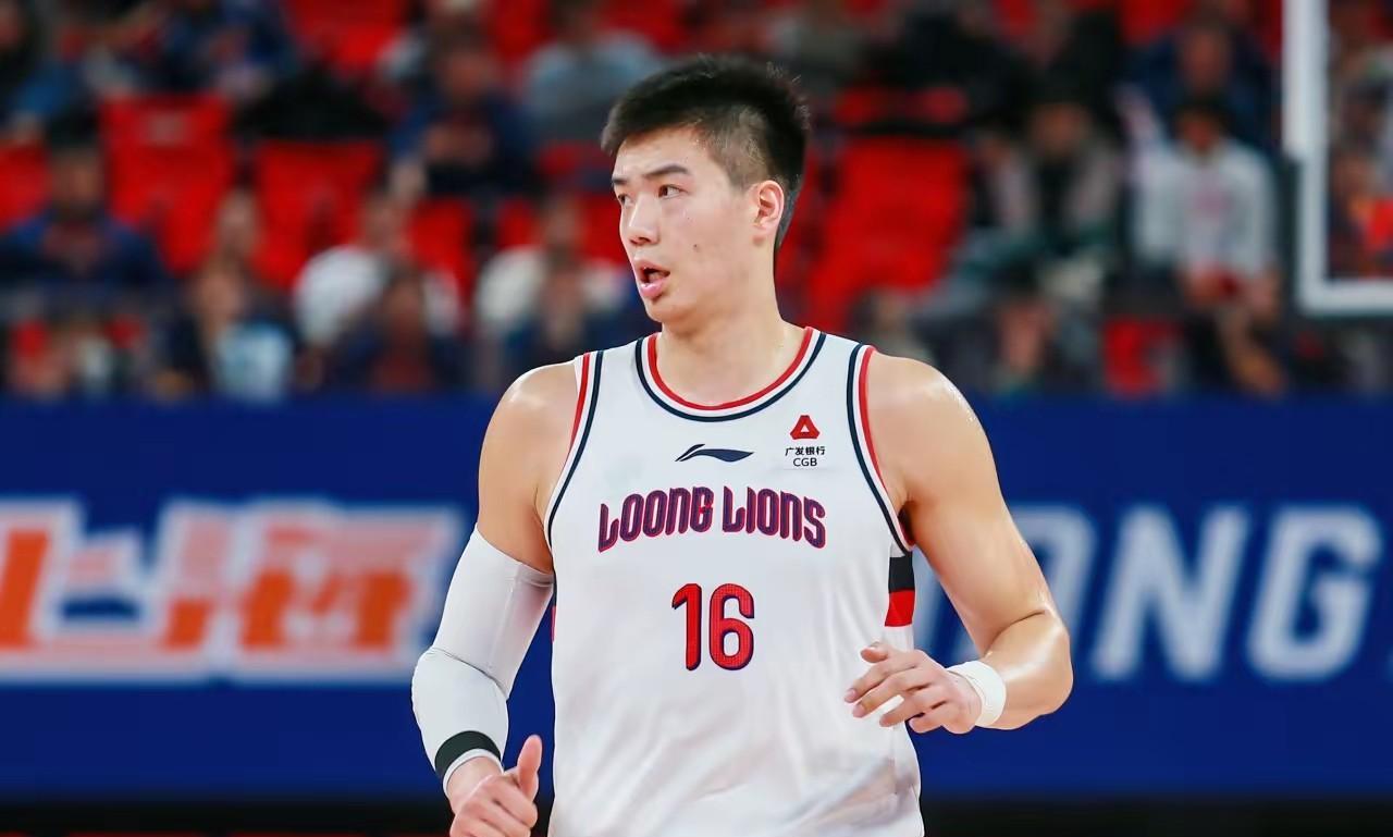 焦泊乔状态逐渐恢复！
广东男篮昨晚在深圳迎来热身赛，最终以91：93憾负墨尔本老