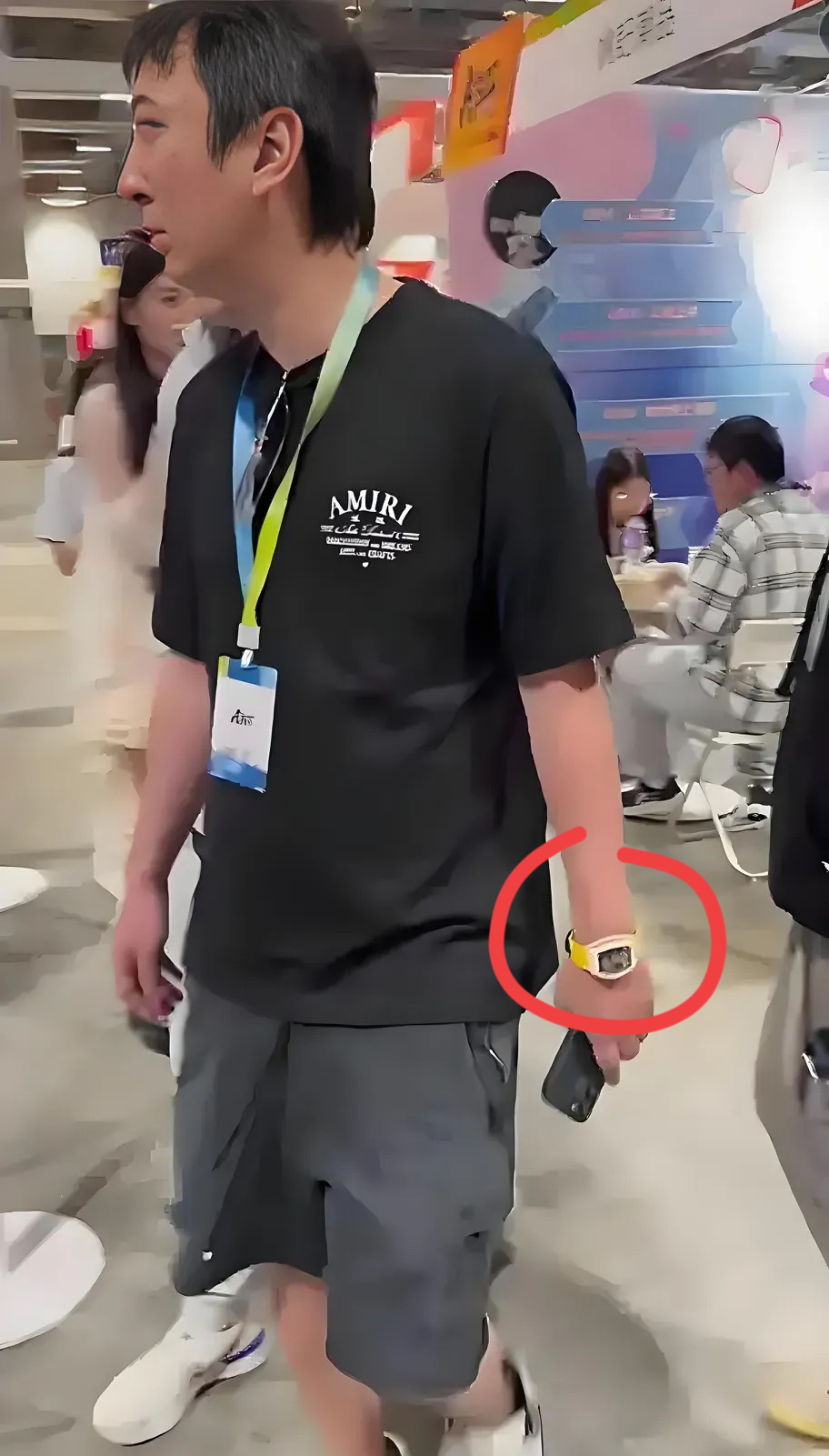 王思聪这是什么品牌的手表，贵不贵