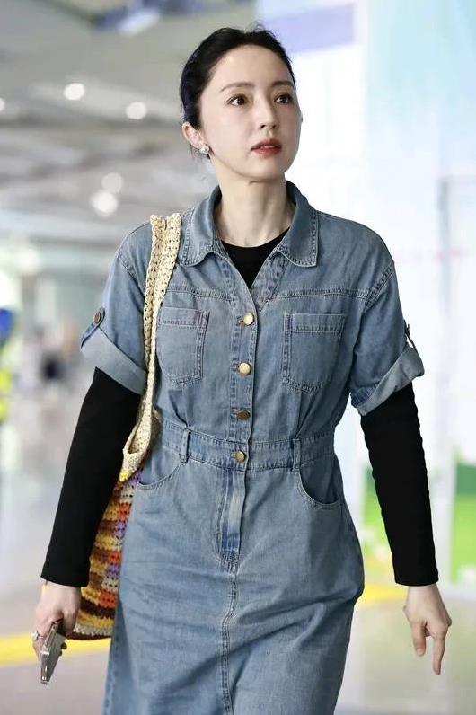 董璇张维伊因结账吵架 董璇和张维伊这对新婚夫妇，居然在综艺里因为结账的事儿吵起来