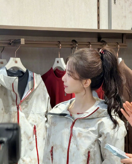 刘诗诗高马尾运动服太美了！完全是女大学姐