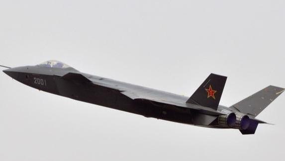 外媒：中国两款六代机进步神速，是对美国优柔寡断的致命打击！
