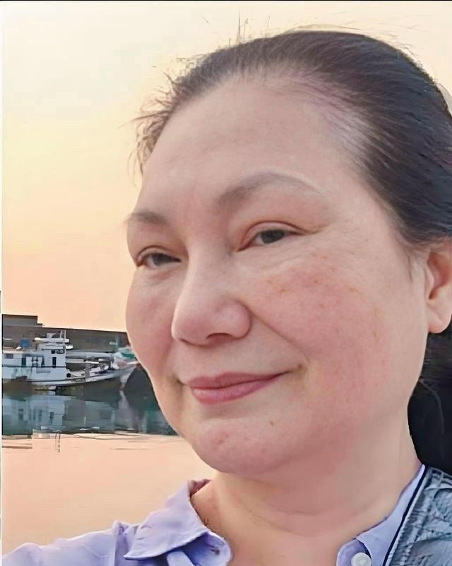 家人们谁懂啊！
大曲线家遗产瓜又爆新剧情！
当初全家力挺、
信誓旦旦不要遗产的“