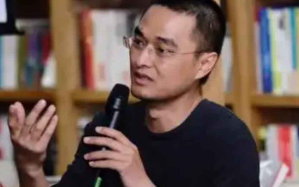 “身家上亿”的北京协和医学院博士冯唐，语出惊人：“只有穷人，才会痴迷技术，只有笨