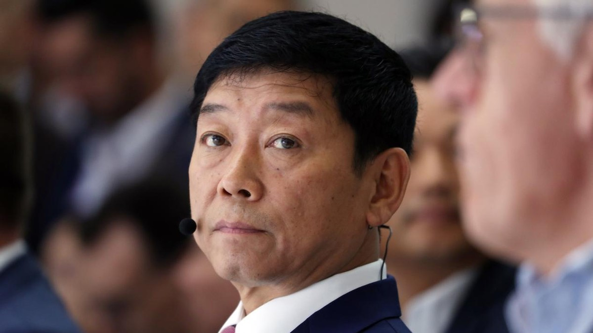 多位汽车圈顶级大佬隔空互怼，口水战再升级