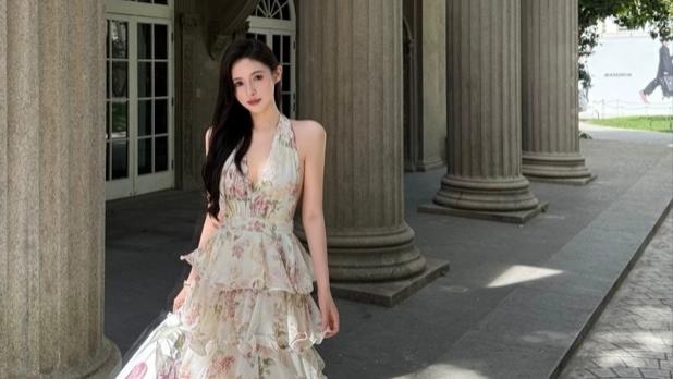 For Fay 晨露蔷薇园/法式度假风印花挂脖雪纺蛋糕长裙女V领连衣裙