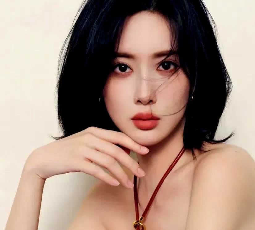你们发现了没

孟子义有一个弱点

可能这辈子都没法克服，那就是她太喜欢