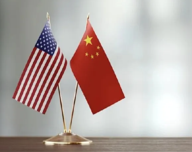 没想到中方反制力度如此之大，菲律宾顿时陷入慌乱，当着全球的面，对华作出了两项承诺