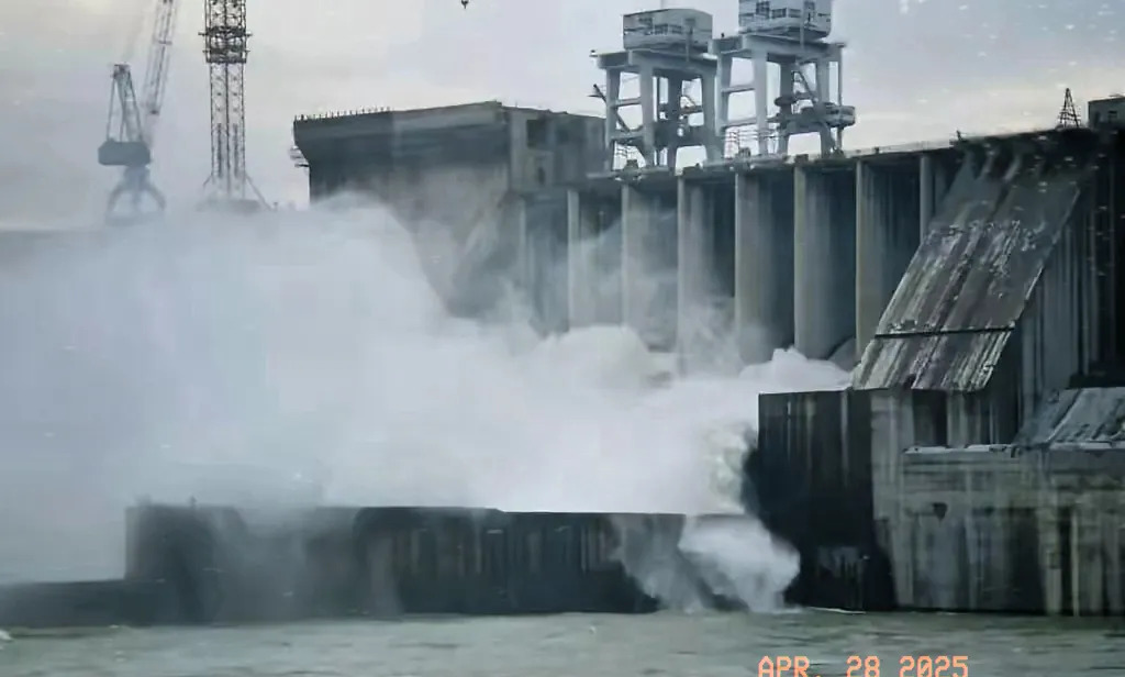 中国建水坝印度又反对











气死人了！咱们好心建水坝，印度竟然又