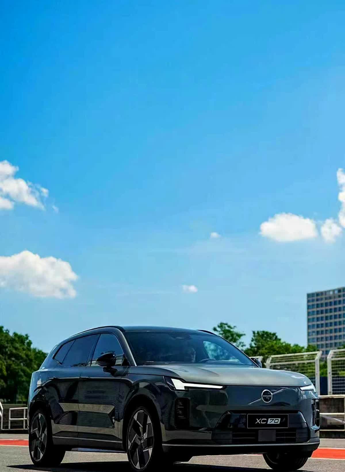 不想买车两年就过时？看XC70

2025年8月27日，沃尔沃把XC70端上