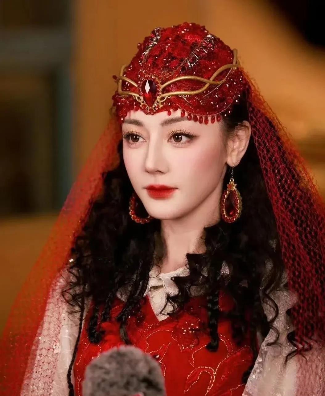 新疆美女明星，迪丽热巴，古力娜扎，热依扎，佟丽娅你最喜欢哪一位？#西域美女佟丽娅