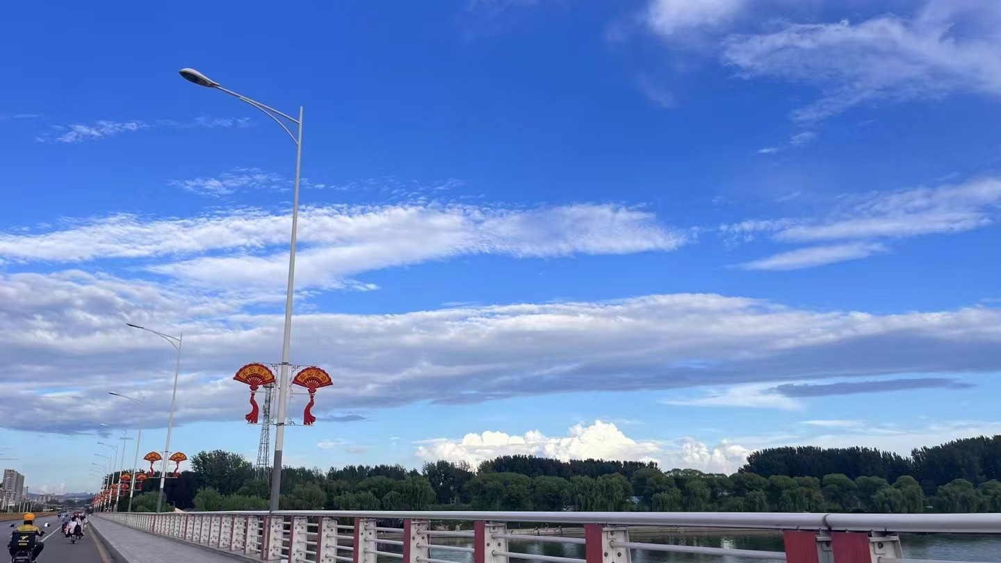 有一种缘分使人渴望，有一种思念天长地久，有一种感觉无法说出