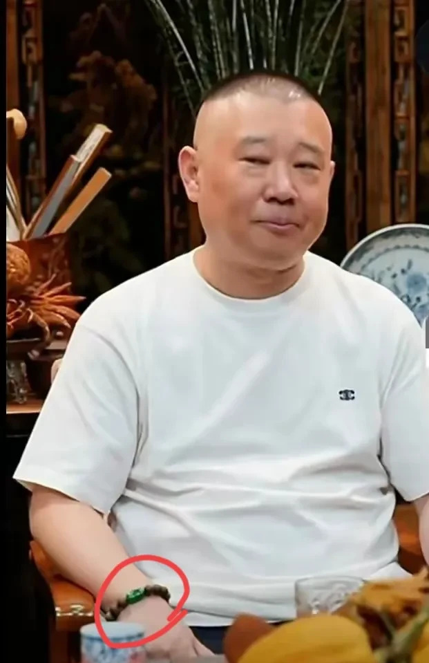 郭德纲回应网络诋毁将诉诸法律











忍无可忍无需再忍！郭德纲怒怼