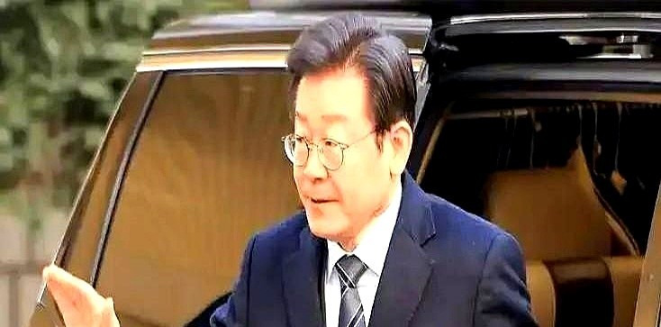 小国领导人真难当











当小国领导人，简直让人心惊肉跳，每一步都