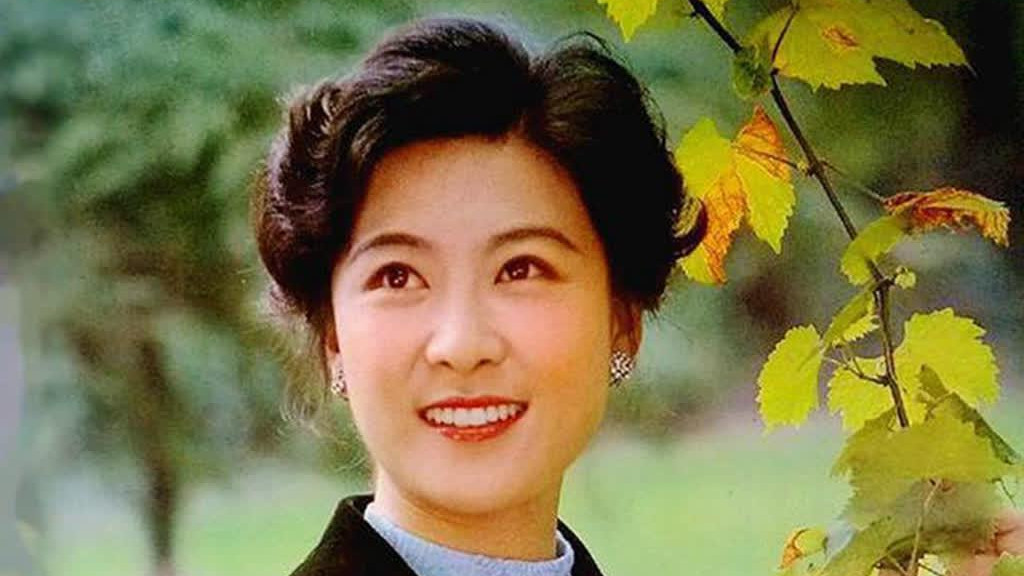 红极一时的王馥荔：丈夫为她放弃军职，不给儿子走关系，如今儿子成为星二代榜样