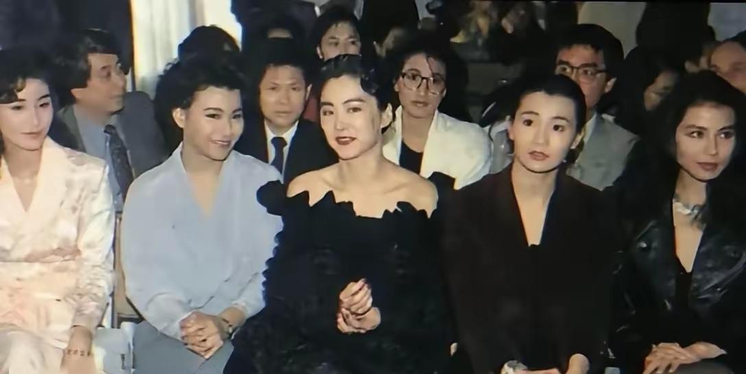 这一张照片上都是著名的影视明星，你能叫上3个人的名字，也就称得上戏迷了。你能叫出