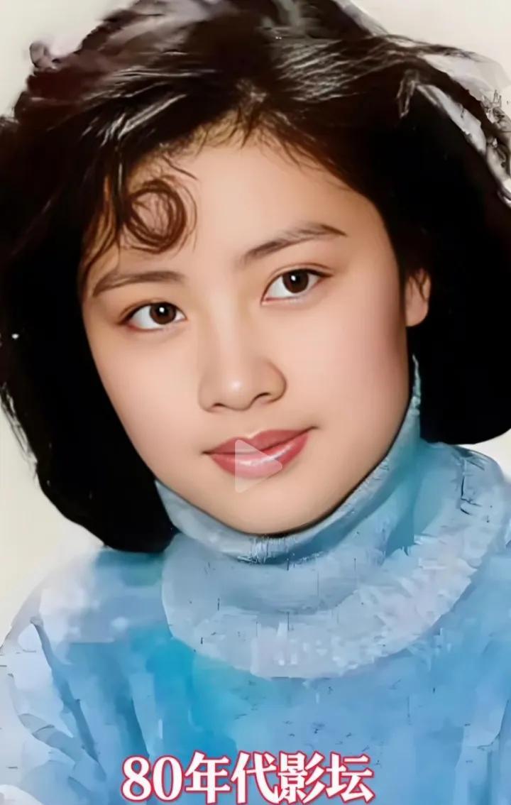 80年代纯天然美女，影坛一闪而过的女明星，你还记得她俩是谁吗？