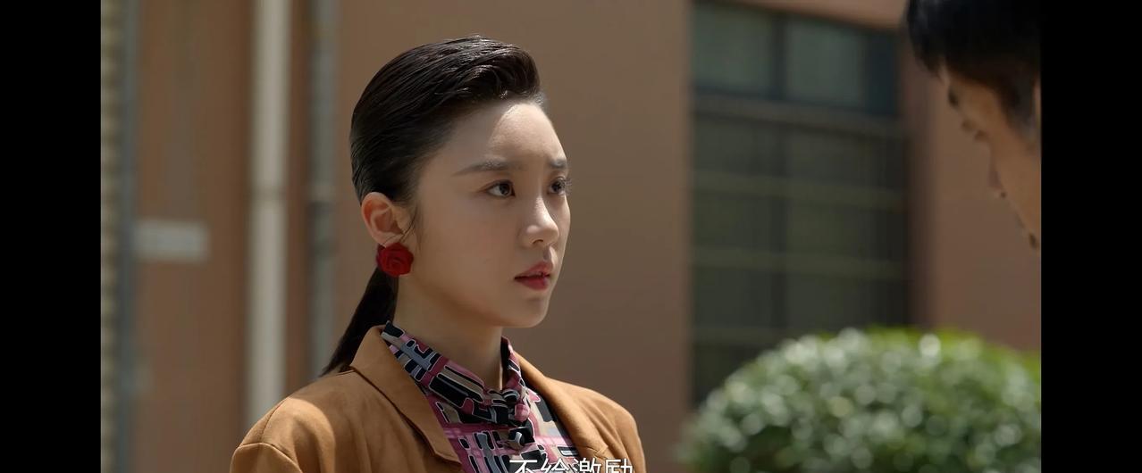 《淬火年代》助力柳钧成功的三个女贵人。
林川，柳钧研制新产品遇到设备阻碍时，找林